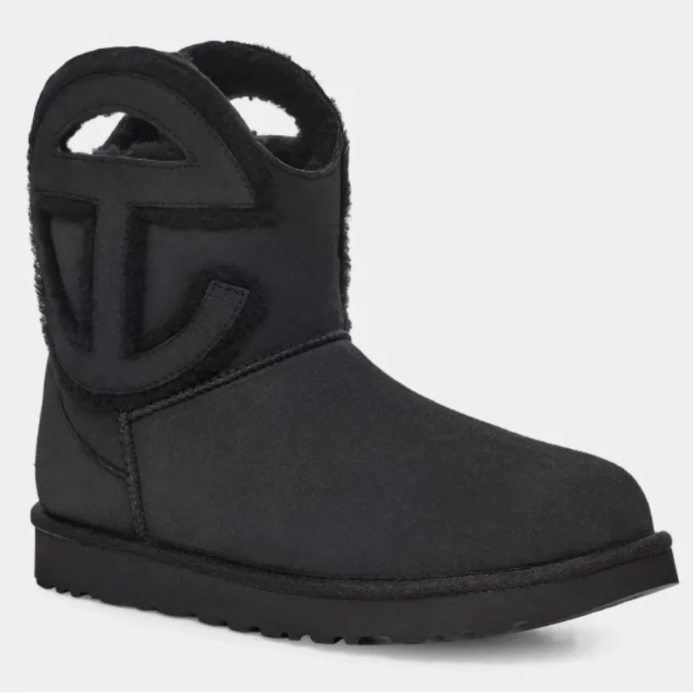 UGG x TELFAR Logo Mini in Black Women’s Size 7 New